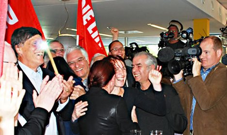 Große Freude auf der Wahlparty in Düsseldorf bei der ersten Hochrechnung